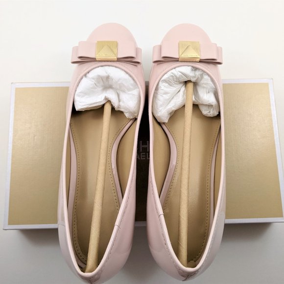 Michael Michael Kors Caroline Pump - Picture 5 of 9